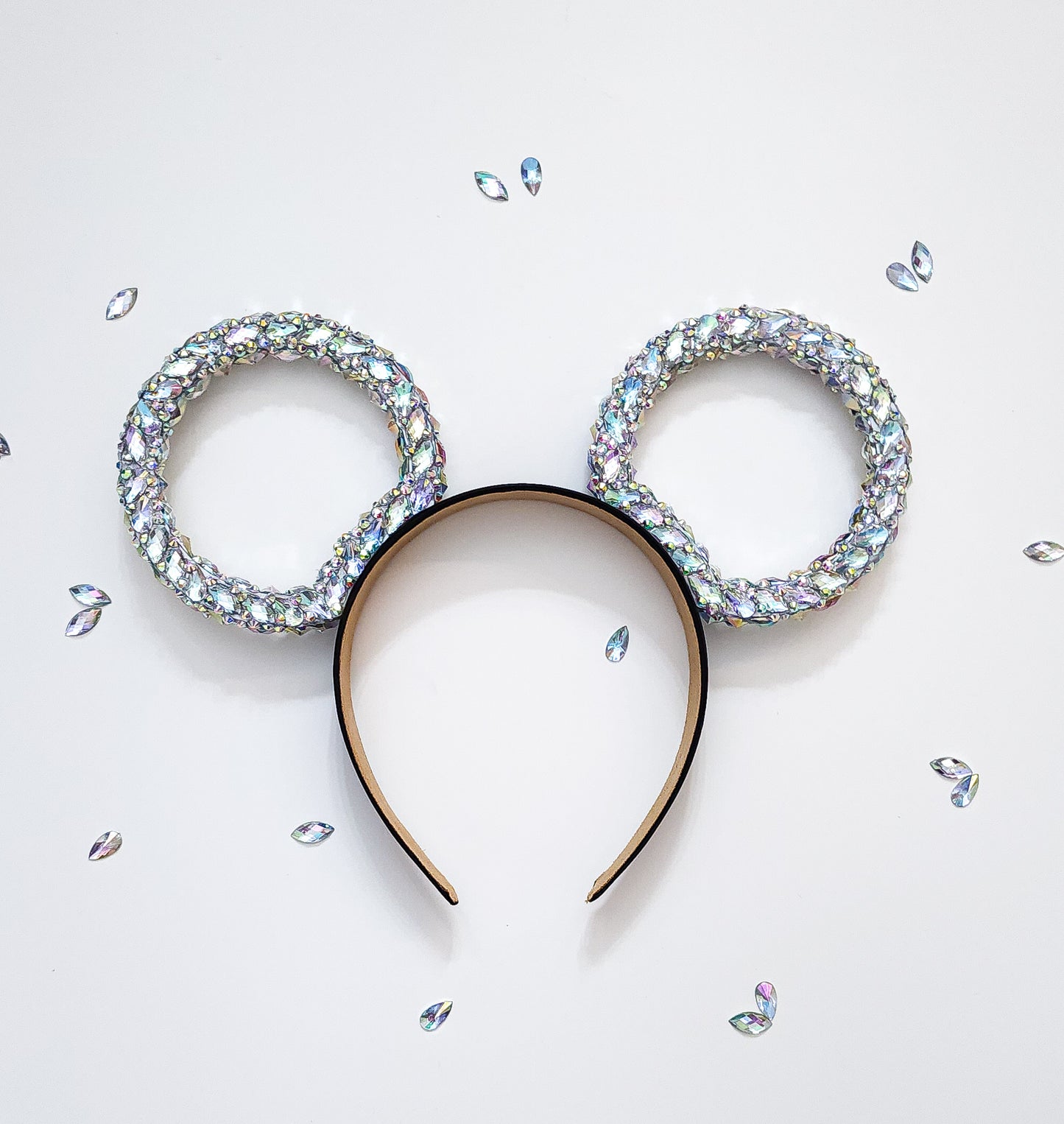 WHITE rings 3d ears big crystal rhinestone style